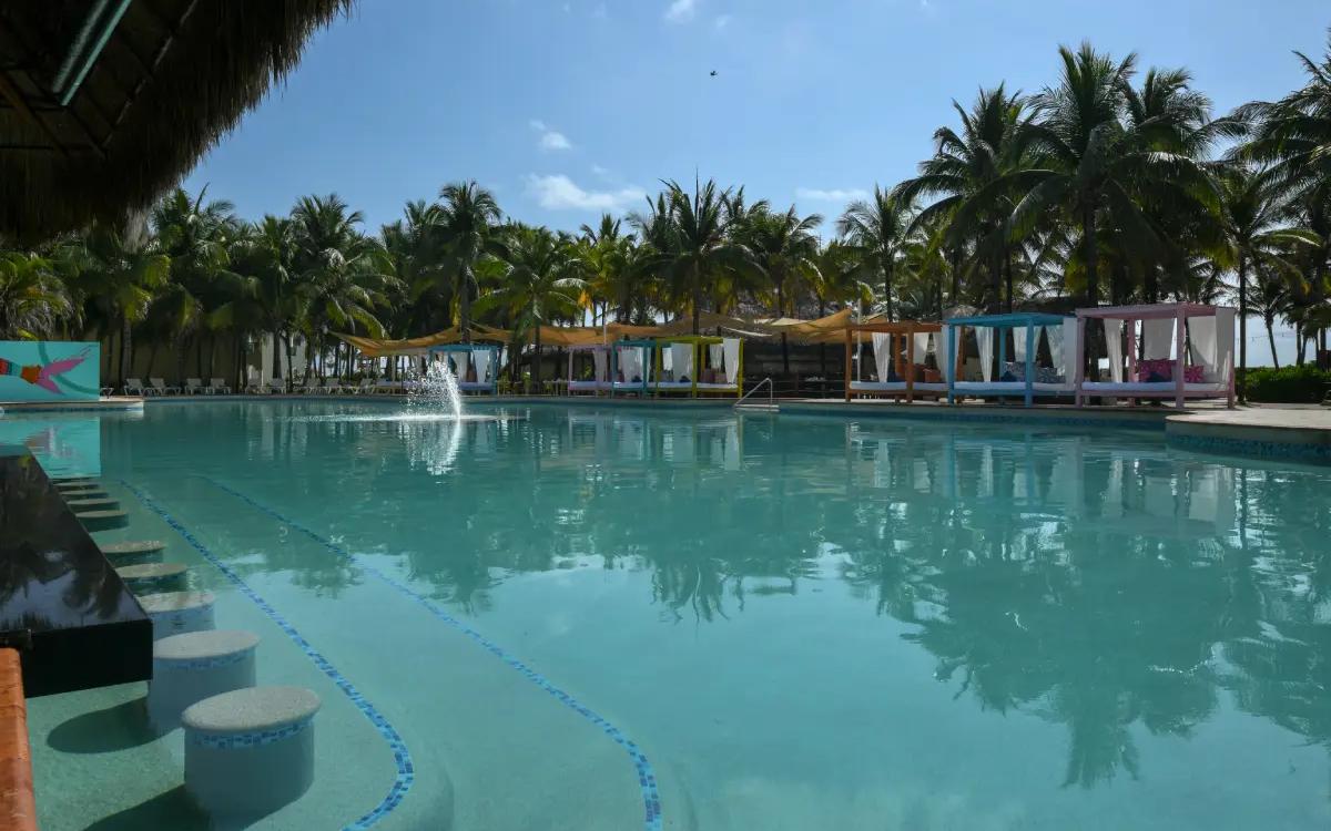 Swim-Up Bar La Isla Hotel El Dorado Royale Riviera Maya Swim-Up Bar La Isla Hotel El Dorado Royale Riviera Maya