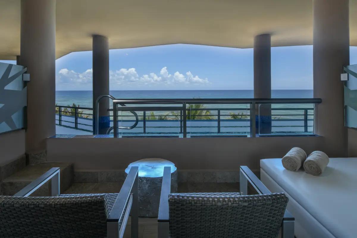 Oceanfront Swim-Up Suite Hotel El Dorado Seaside Suites Puerto Aventuras Oceanfront Swim-Up Suite Hotel El Dorado Seaside Suites Puerto Aventuras