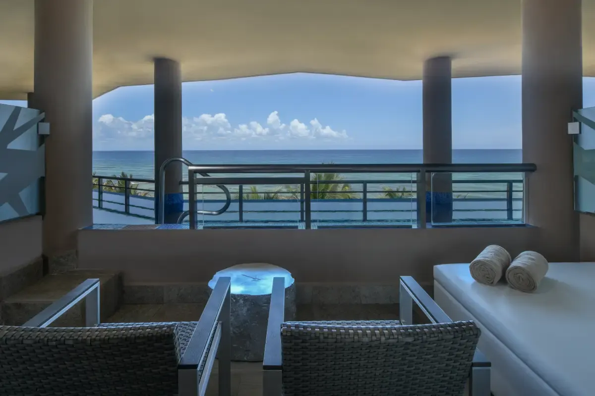 Oceanfront Swim-Up Suite Hotel El Dorado Seaside Suites Puerto Aventuras Oceanfront Swim-Up Suite Hotel El Dorado Seaside Suites Puerto Aventuras