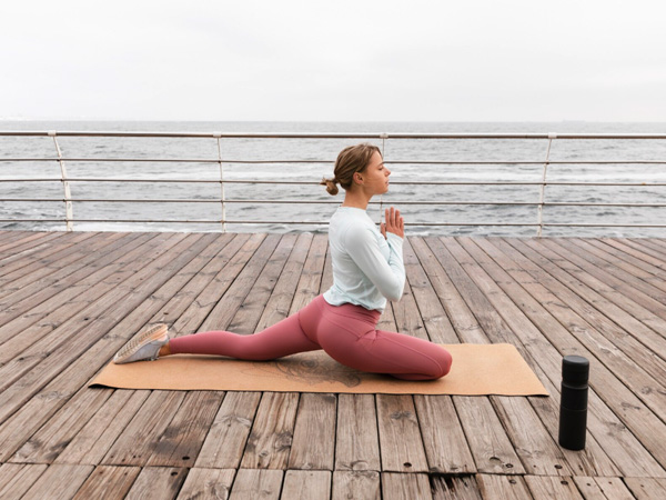 Yoga en Muelle Central Lomas Hospitality Yoga en Muelle Central Lomas Hospitality